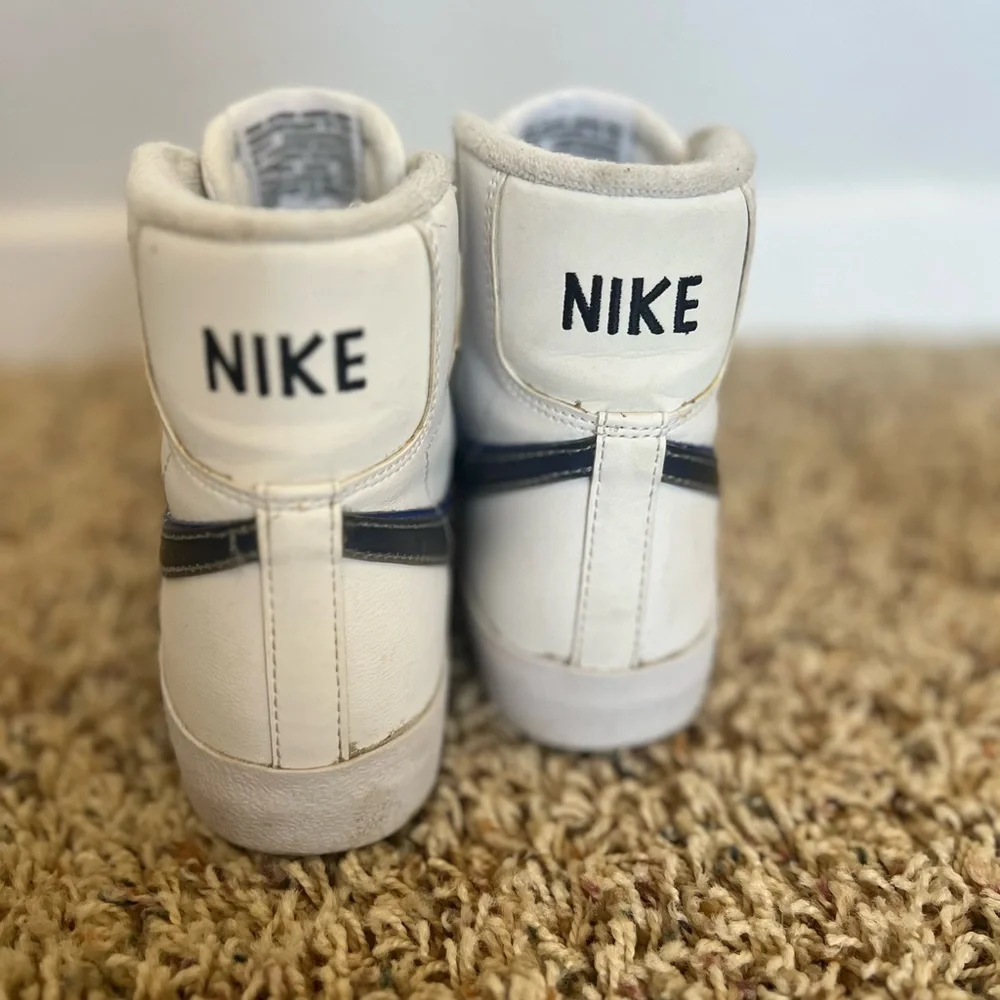 Nike White and Blue High-Top Sneakers - Picture 2 of 5